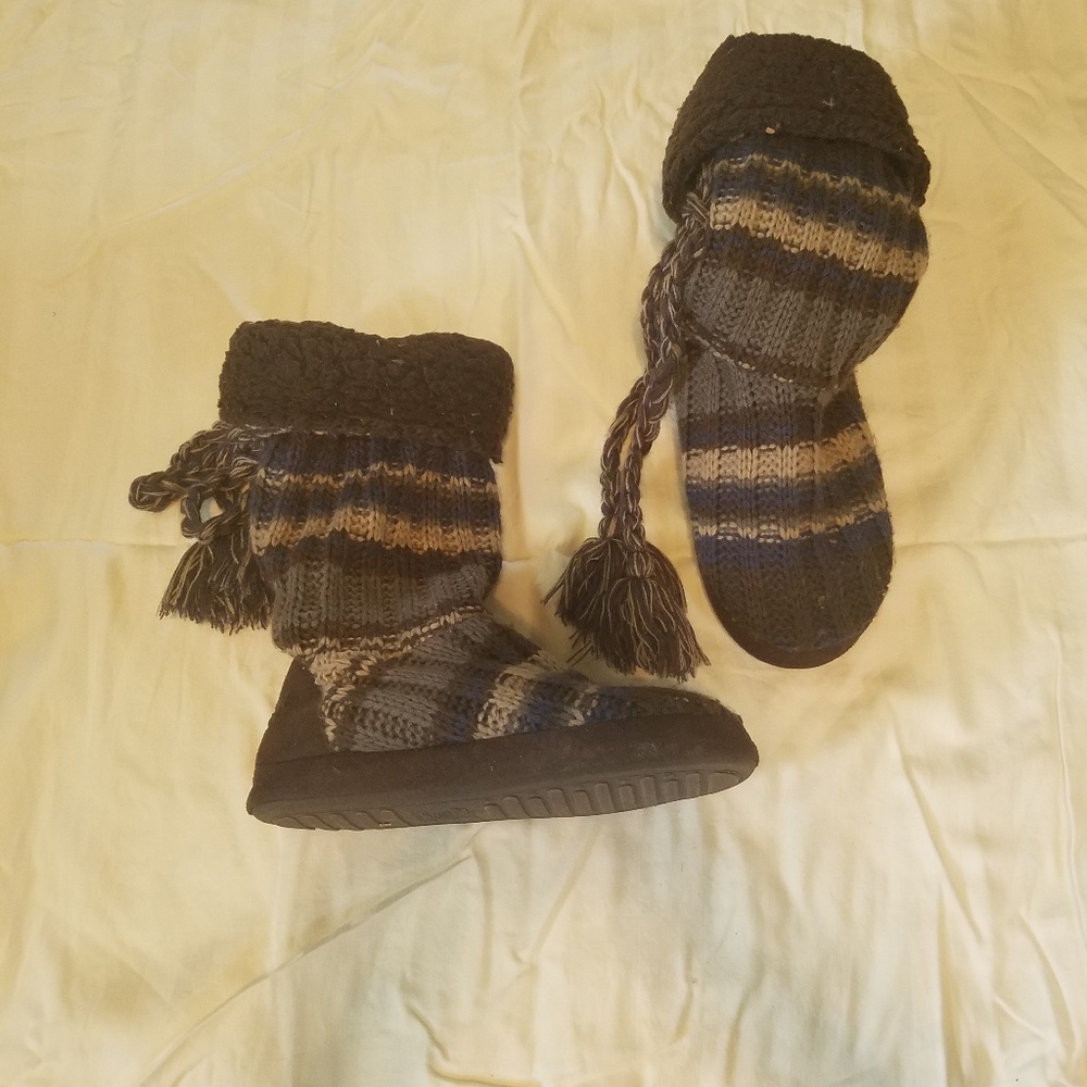Muk luks. Never worn